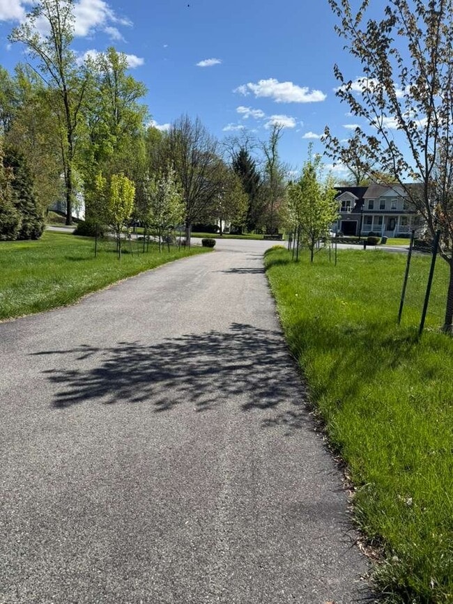 Photo - 15 Bobrick Rd