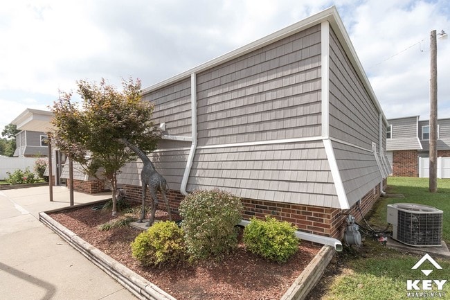 Community Office - Safari West