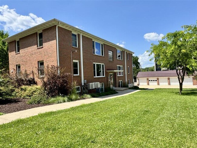 3118 Harvey St Unit 2