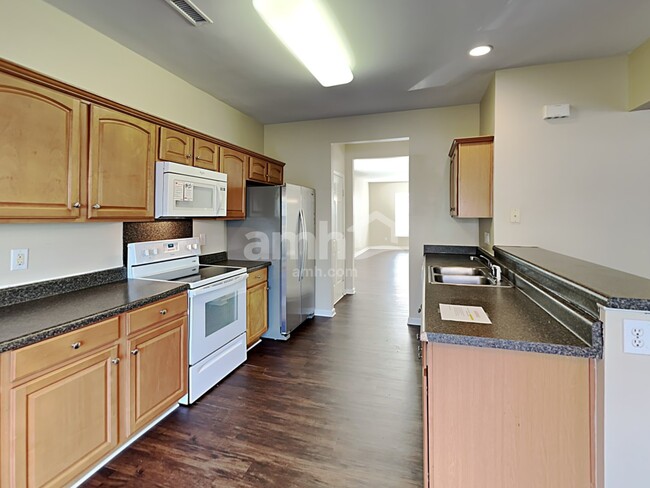 Photo - 1018 Brook Valley Run