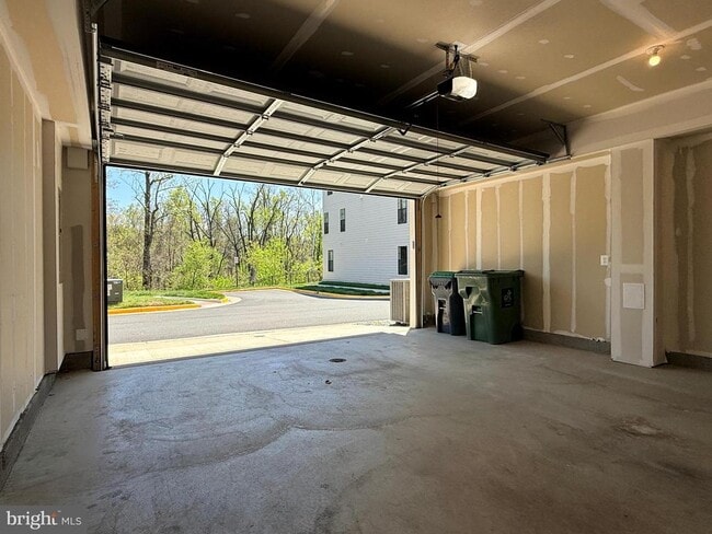 Photo - 315 Willis St