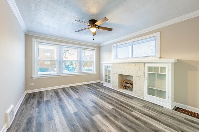 Photo - 8401 S Paulina St