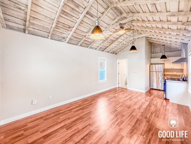 Photo - SD: Studio in City Heights with Granite Kitchen, Ceiling Fan & Private Setting Unit 4043