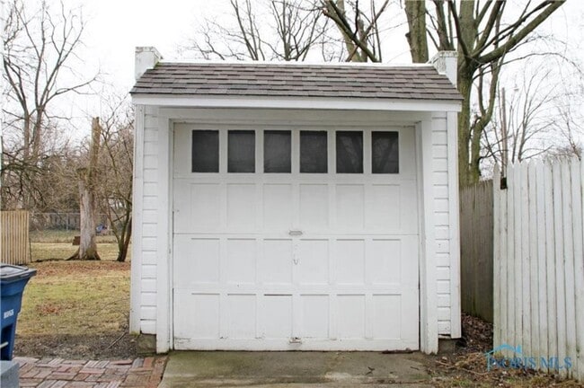 Photo - 343 N Grove St