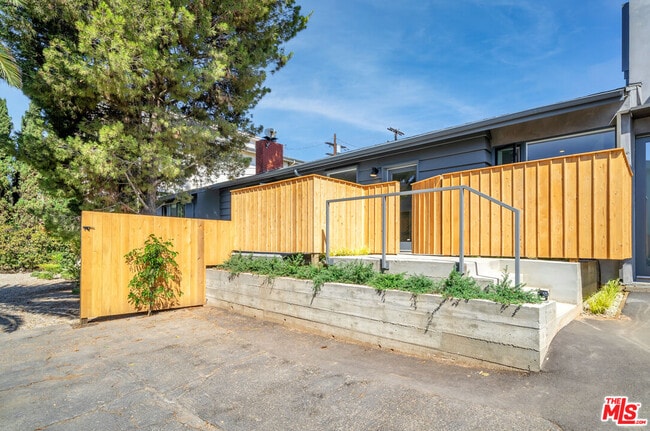 Photo - 3436 S Centinela Ave