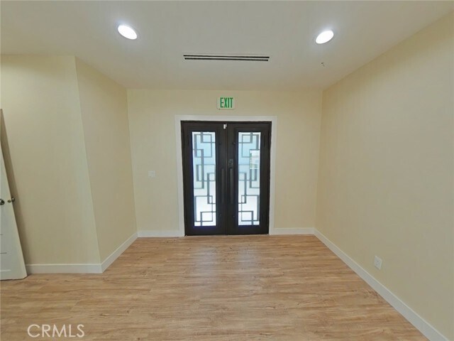 Photo - 17633 Nordhoff St