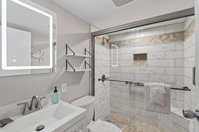 Photo - 201 Rudee Loop Connector Unit ID1353283P