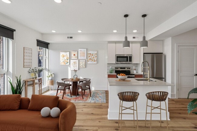 Building Photo - Iron Rose