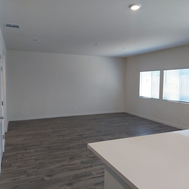 Photo - Newer 4 Bedroom, 2.5 bath home in West Roseville/DR Horton Built!