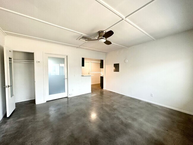 700 N Riverside Dr Unit 7