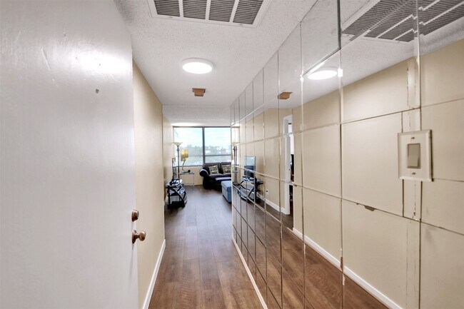 Photo - 1800 Lavaca St