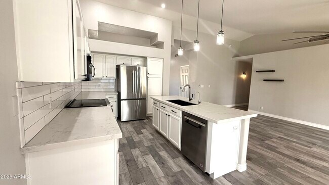 Photo - 151 W Shamrock St