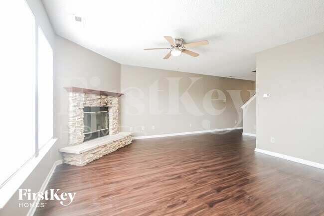 Photo - 7912 Puckett Ln