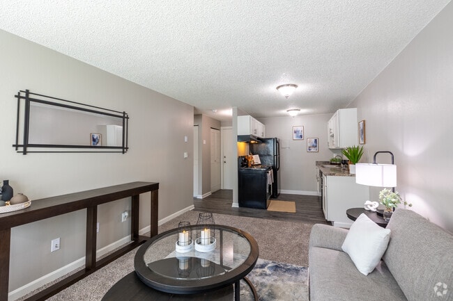 1BR, 1BA - 550SF - Living Room