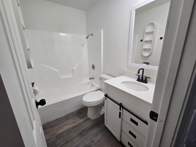 Photo - 334a Myer Ave Unidad Apt B