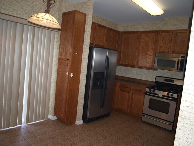 Photo - 686 S Rosehall Ln