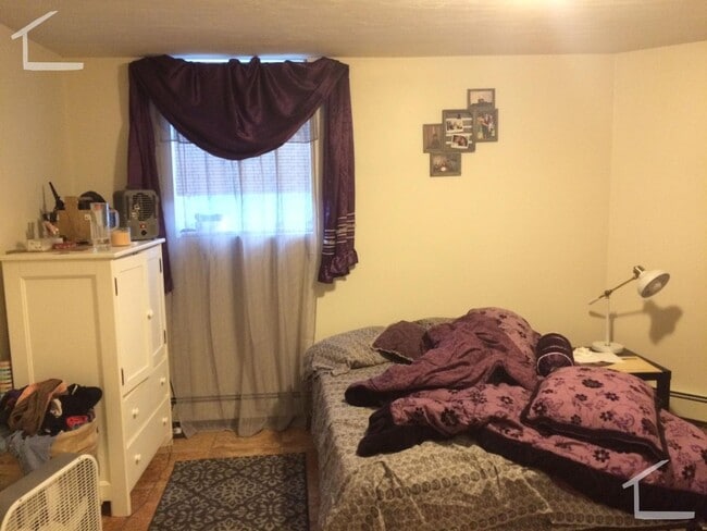 Photo - HUGE 4 bed 2 bath_Allston_9/1/26