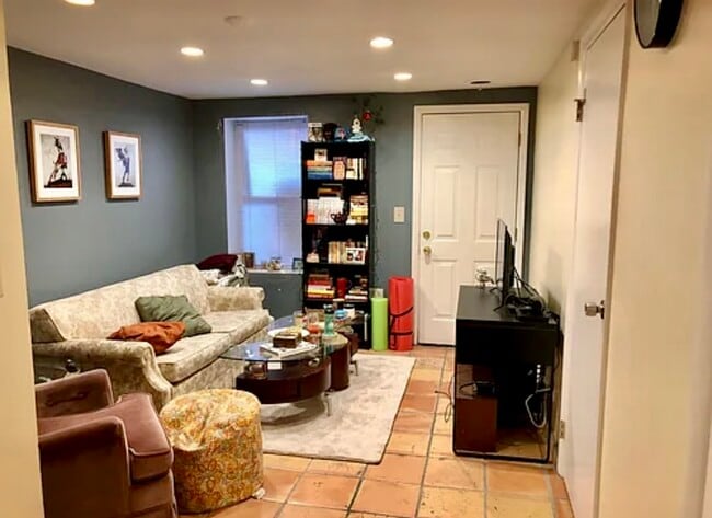 Living Room - 1610 N Wolcott Ave Apartamentos Unidad Garden
