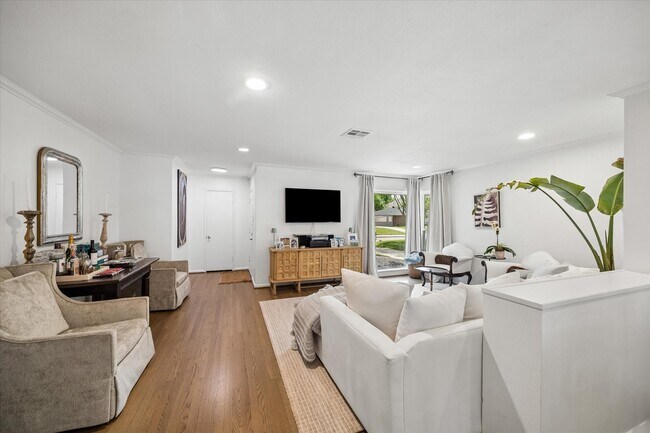 Photo - 3110 Castlewood St