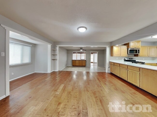 Photo - 900 Arizona St SE