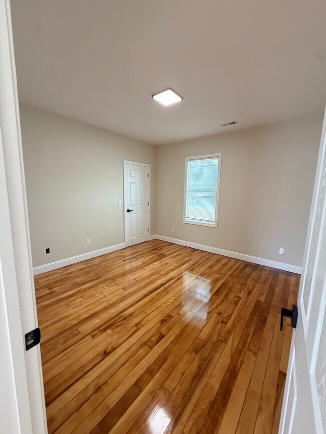 Photo - 11 Louise St Unit 1