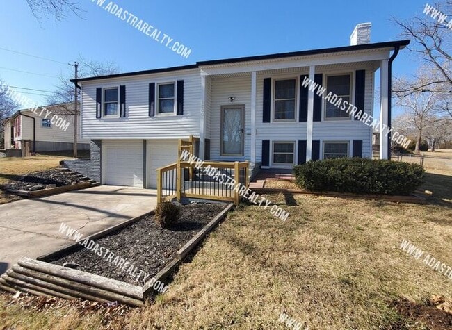 Building Photo - Absolutley Beautiful 4 Bedroom 2.5 Bath Ov... Rental