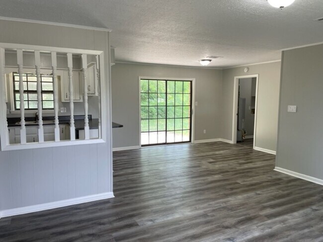 Photo - Renovated 3 Bedroom 1 Bath Home for Rent!