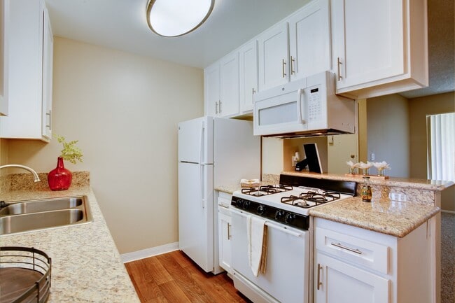 Shadow Mountain Apartments