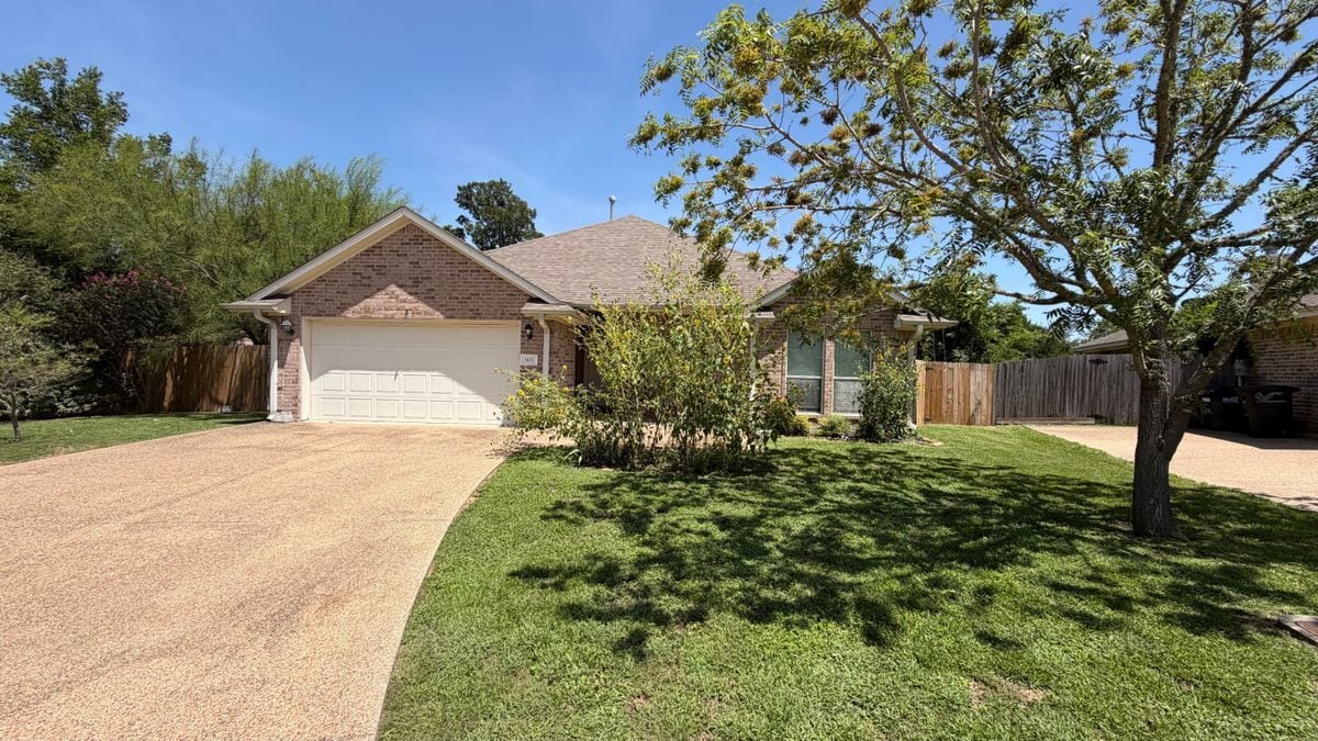 Photo - 1102 Crested Point Ct