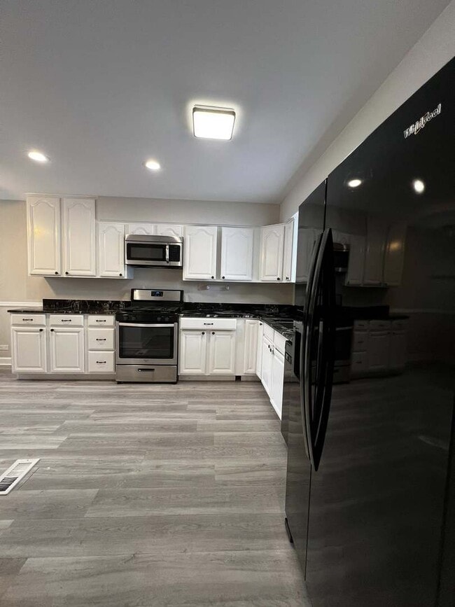 Photo - 7333 Winthrop Way