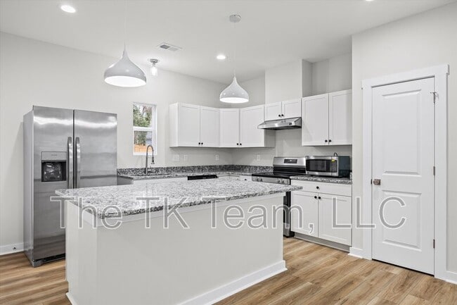 Photo - 1914 White St