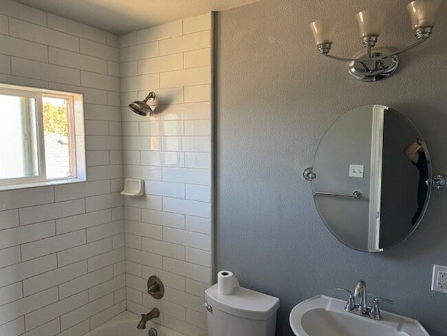 Photo - b> One Bedroom Ground Floor Apartment Close to Renown & VA Hospital<br><br> Unidad A