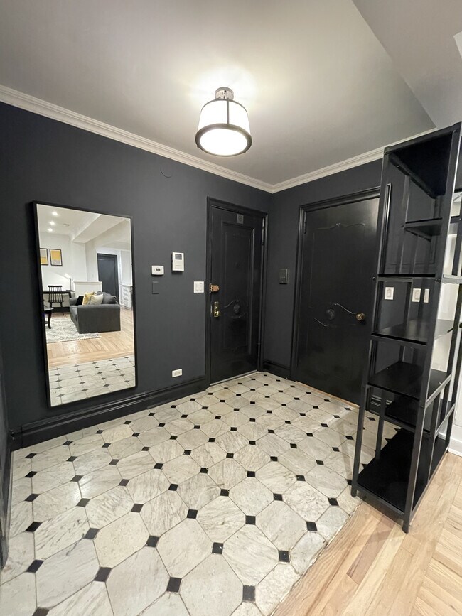 Photo - 115 E 37th St