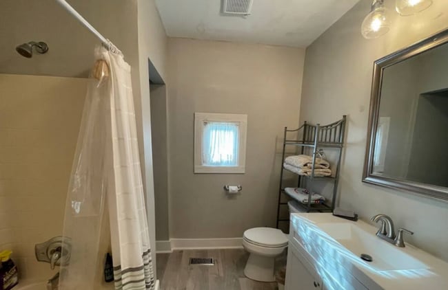 Photo - 506 W 48th St