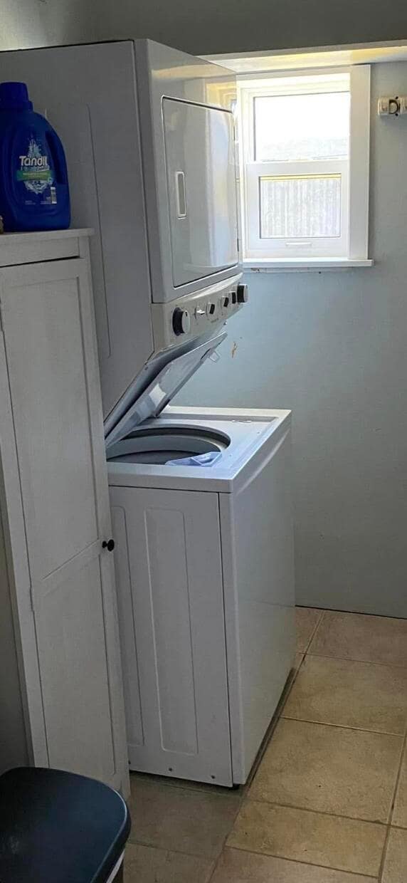 Photo - 732 Granada St