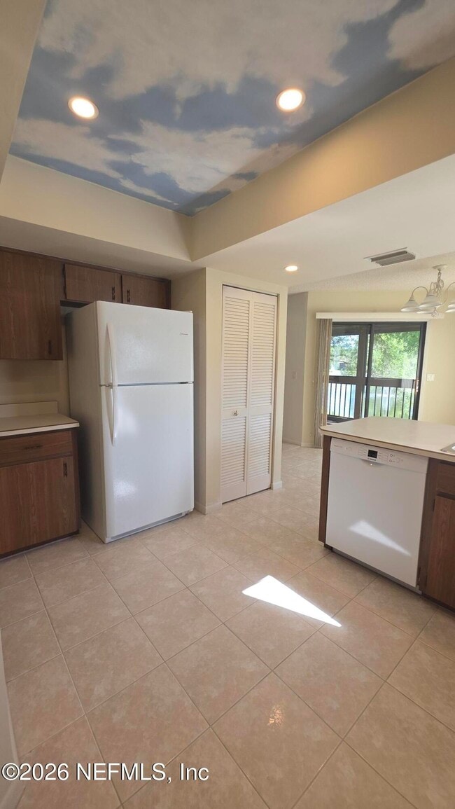 Photo - 46 Hembury Ln