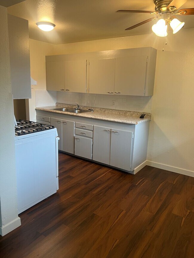 Photo - Cozy 1 Bed 1 Bath Downtown Renton !