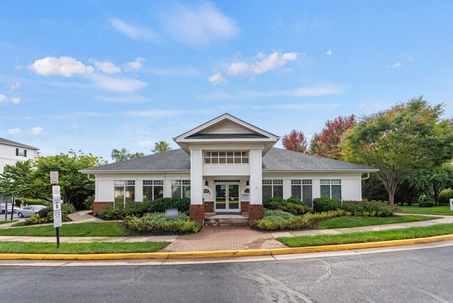 SomerHill Farms Apartments - SomerHill Farms Apartments