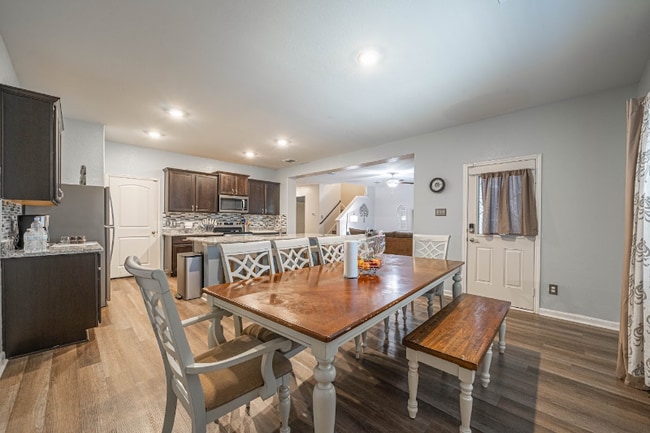 Photo - 7216 Jebson Pass