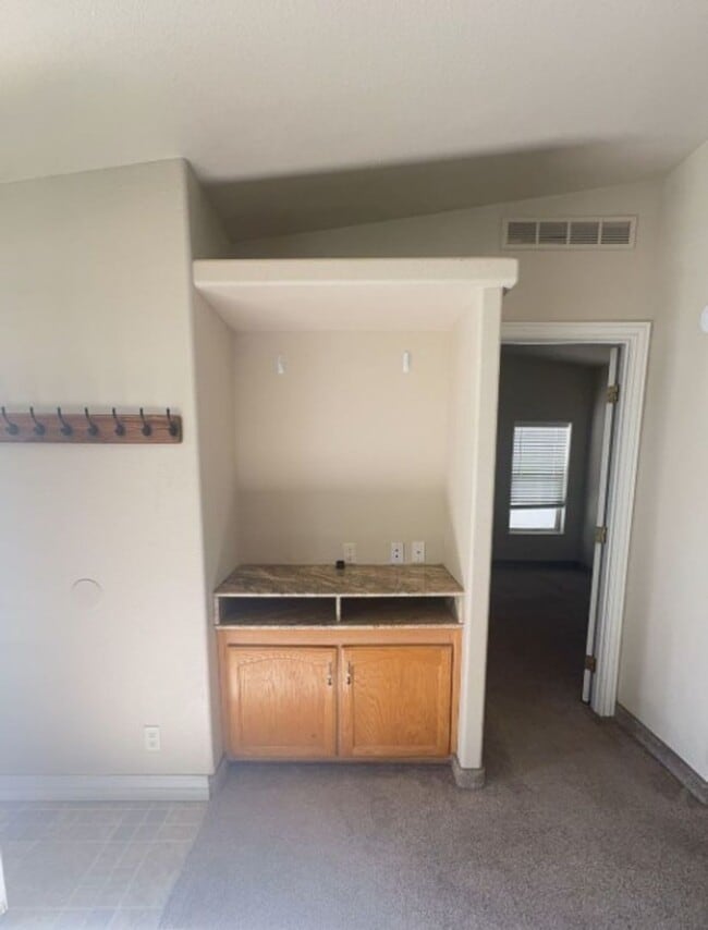 Photo - 311 N Highland Dr