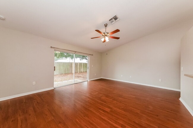 Photo - 119 Lookout Dr