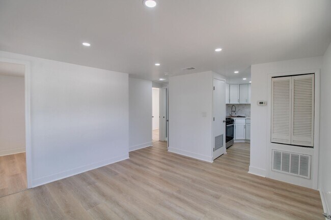 Photo - 236 N Oleander Ave