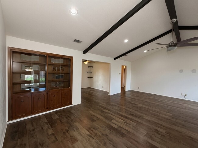 Photo - 925 Boone Dr