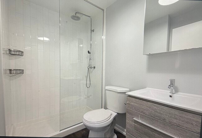 Photo - 5717 N Winthrop Ave