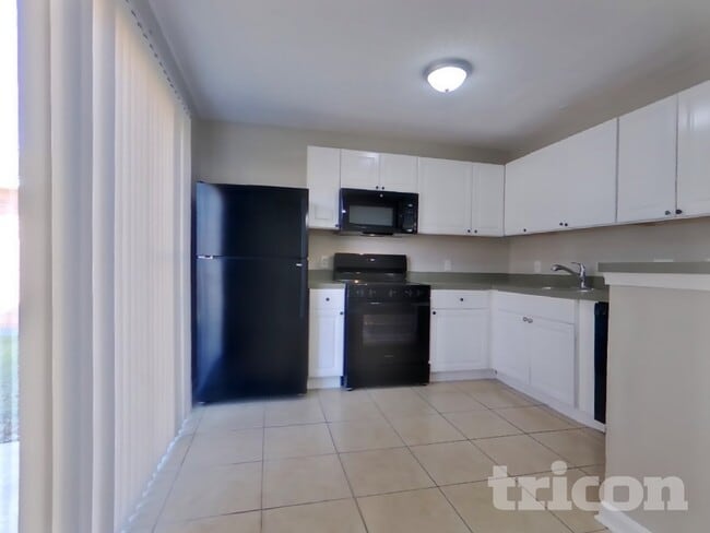 Photo - 3126 Kelling St