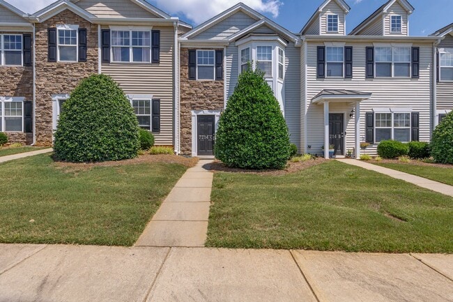 Photo - Beautiful Maintenance Free 3 bedroom 2.5 b...