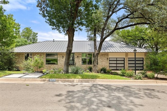 Building Photo - 3412 Shinoak Dr