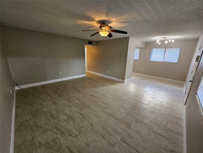 Photo - 2389 Oak Park Way Unidad -