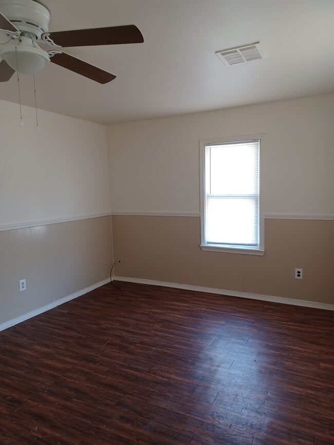 Photo - 1410 NW Taylor Ave