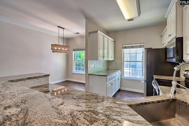 Photo - 389 Northwood St